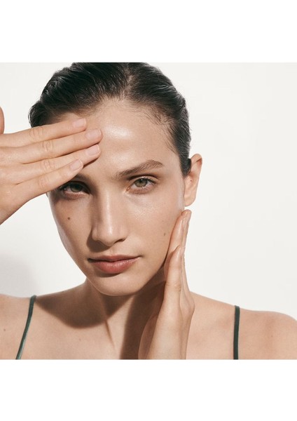 Cilde Işıltı Veren Kırışıklık Karşıtı Nemlendirici Krem- 60 ml indirimleri