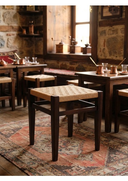 Ahşap Örgü Masa – Modern ve Doğal Tasarım (52X47 Cm)