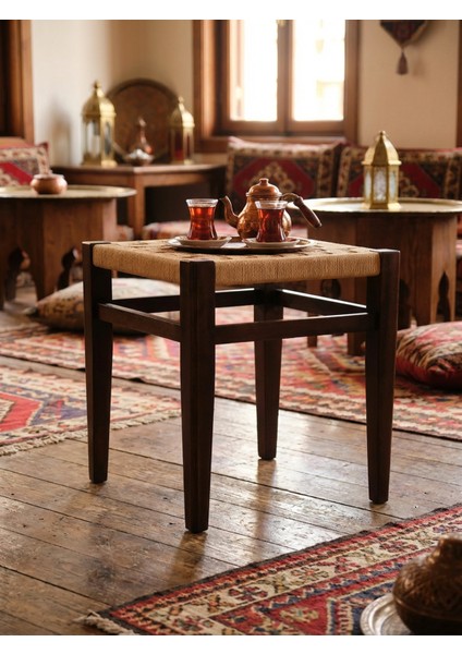 Ahşap Örgü Masa – Modern ve Doğal Tasarım (52X47 Cm)