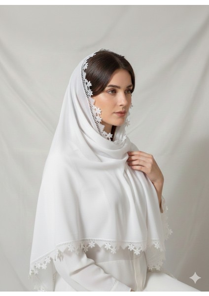 3 Kenarı Işlemeli El Işi Iğne Oyası Mevlüt Başörtüsü 140 * 70 cm Boyutunda - Beyaz