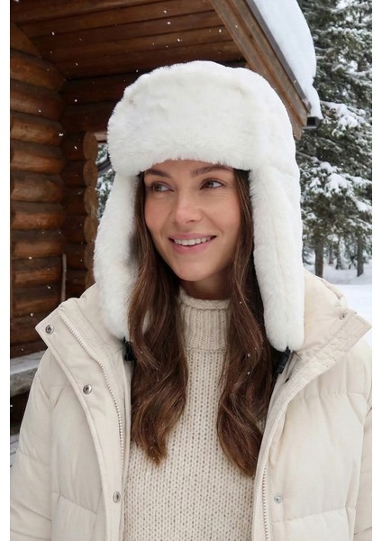 Suni Kürk Peluş Kulaklı Şapka - Beyaz fiyatları