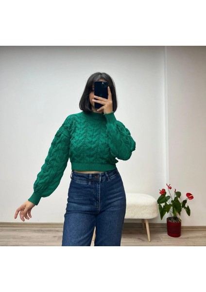 Kabartma Desenli Balıkçı Yaka Crop Triko Kazak