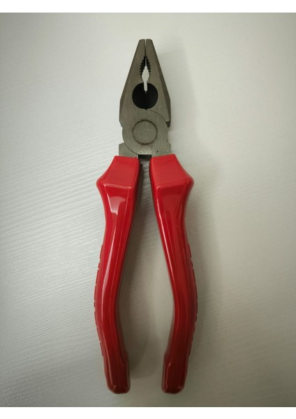 Izeltaş 180MM Kombinli Pense