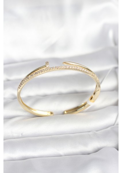 Pirinç Gold Renk Zirkon Taşlı Çivi Model Kadın Kelepçe Bileklik - BLK-1213