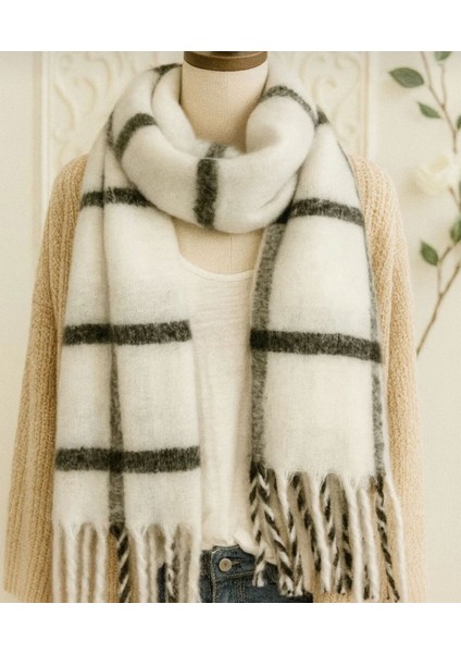 Yumuşak Dokulu Kadın Atkı