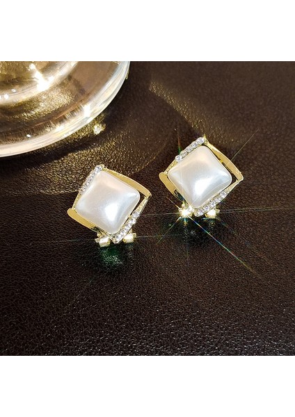 Yeni Moda Küçük Taze Tatlı Çiçek Küpe Öğrenci Küpe ile Sevimli Yüz Kadın Kıdemli Duygusu (Yurt Dışından)