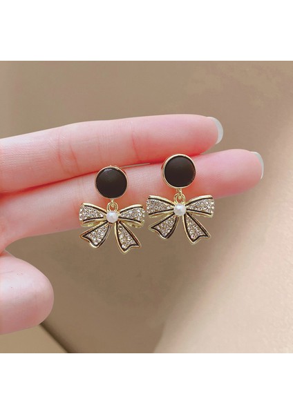 Yeni Mizaç Moda Yay Aşk Küpeleri Kıdemli Yüz Duygusu Geometrik Işık Lüks Küpeler (Yurt Dışından) modelleri