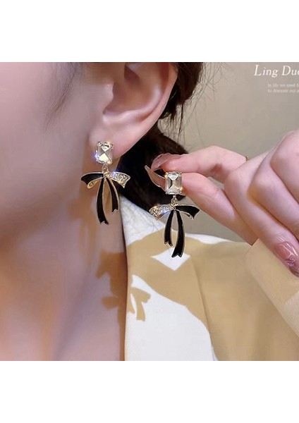 Yeni Moda Çiçek Inci Geometrik Yay Küpe Hafif Lüks Mizaç Küpe ile Yüz Kıdemli Duygusu (Yurt Dışından) modelleri