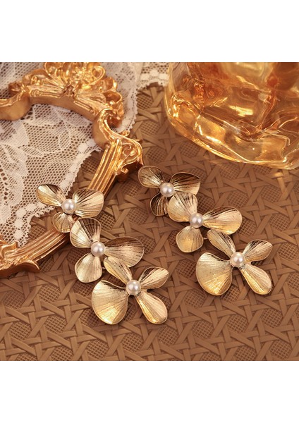 Yeni Küpeler Metal Atılı Kıdemli Tasarım Küpeler Moda Mizaç Retro Kişilik Küpeleri Bırakır (Yurt Dışından)