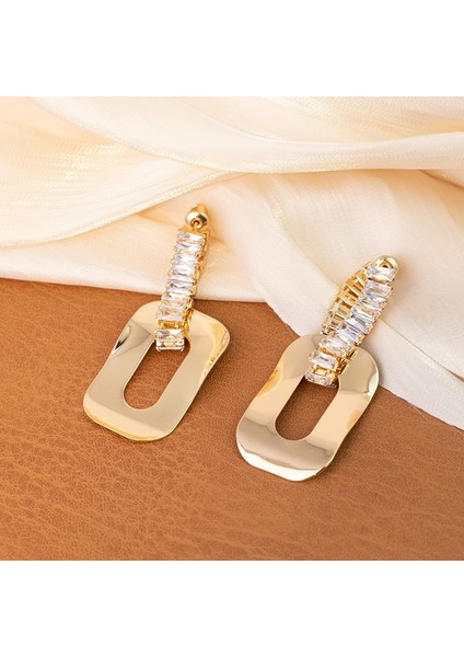 Yeni Küpeler Metal Atılı Kıdemli Tasarım Küpeler Moda Mizaç Retro Kişilik Küpeleri Bırakır (Yurt Dışından)