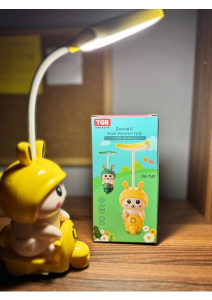 Karikatür LED Masa Lambası Sevimli Hayvan Sürüşü Motosiklet Şekli USB Şarj Masa Göz Bakım Işığı Okuma Öğrenme Için fırsatları