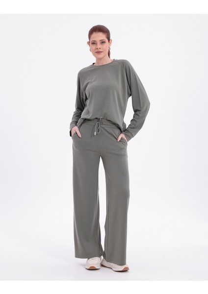 Ince Pike Görünümlü Geniş Yakalı Normal Kalıp Alt Üst Takım Eşofman