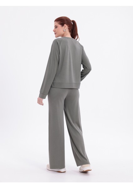 Ince Pike Görünümlü Geniş Yakalı Normal Kalıp Alt Üst Takım Eşofman modelleri