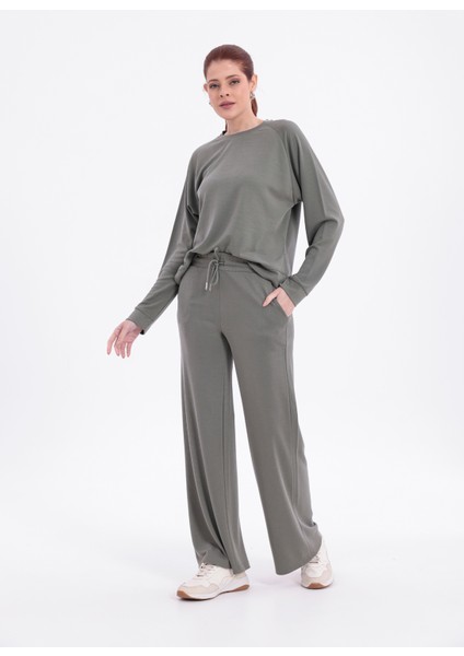 Ince Pike Görünümlü Geniş Yakalı Normal Kalıp Alt Üst Takım Eşofman indirimleri