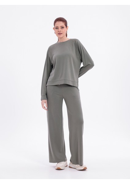 Ince Pike Görünümlü Geniş Yakalı Normal Kalıp Alt Üst Takım Eşofman