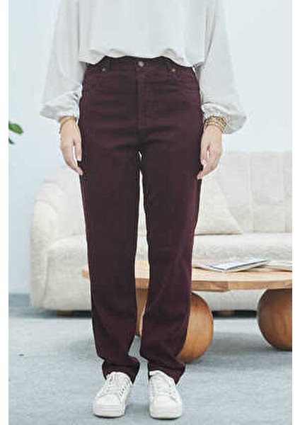 Bordo Yüksek Belli Dar Paça Pantolon Kadın Denim Kumaş Özellikli Şık Tasarım