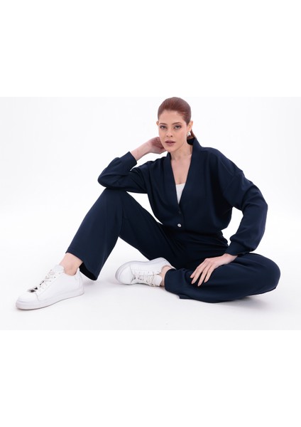 Beli Lastikli V Yaka Çıtçıtlı Ekstra Yumuşak Kumaş Lacivert Şık Gipeli Eşofman Takım