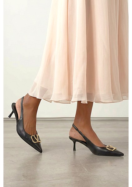 Liselotte Esnek Yumuşak Kaymaz Taban (4 Cm) Siyah Cilt Açık Lastikli V Toka Kadın Topuklu Ayakkabı