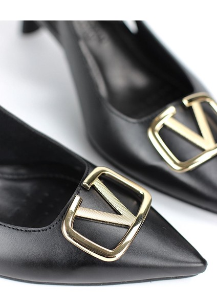 Liselotte Esnek Yumuşak Kaymaz Taban (4 Cm) Siyah Cilt Açık Lastikli V Toka Kadın Topuklu Ayakkabı fiyatları