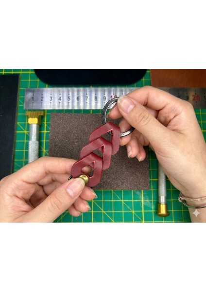 El Işçilikli Hakiki Dana Derisi Hediyelik Anahtarlık