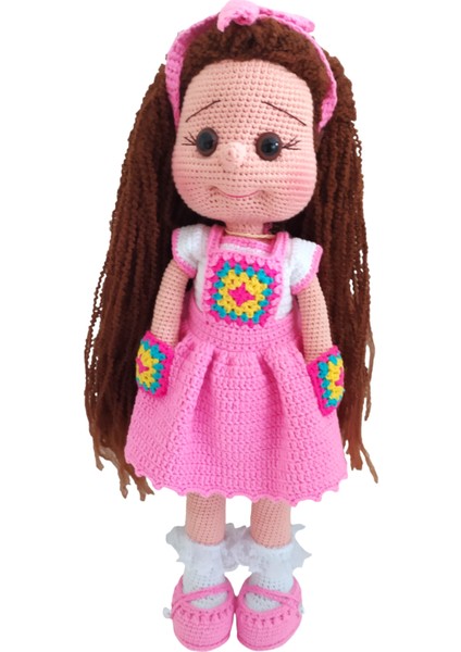 El Yapımı Pembe Elbiseli Kıvırcık Saçlı Motif Bebek