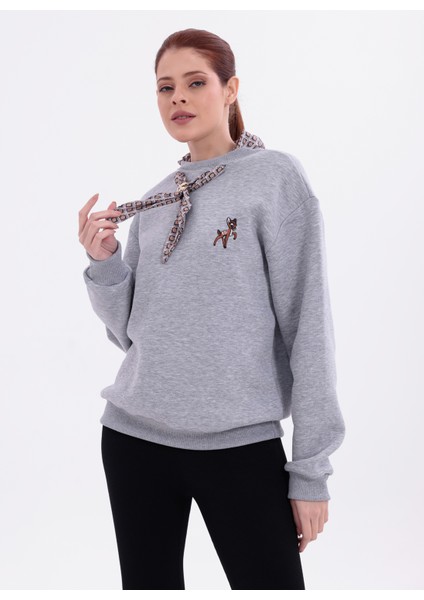 Kadın Fular Detaylı Tokalı Oversize Sweatshirt