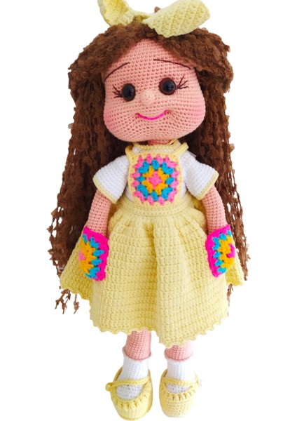 El Yapımı Sarı Elbiseli Kıvırcık Motif Bebek