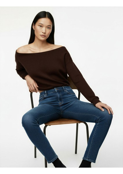 Rahat Kalıp Uzun Kollu Asimetrik Yaka Tişört