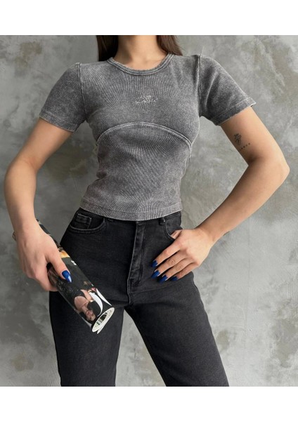 Nakış Işlemeli Asit Yıkamalı Bluz