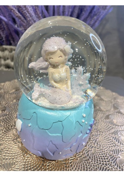 Deniz Kızı Temalı Püskürtmeli Müzikli Işıklı Büyük Boy Kar Küresi