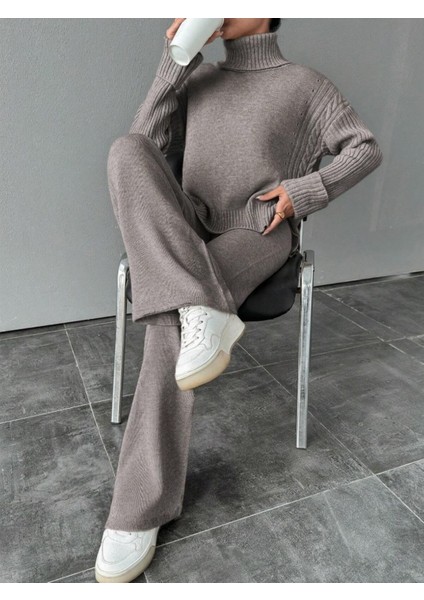 Kadın Fitilli Yaka Saç Örgü Desenli Yanlardan Yırtmaçlı Triko Takım Antrasit