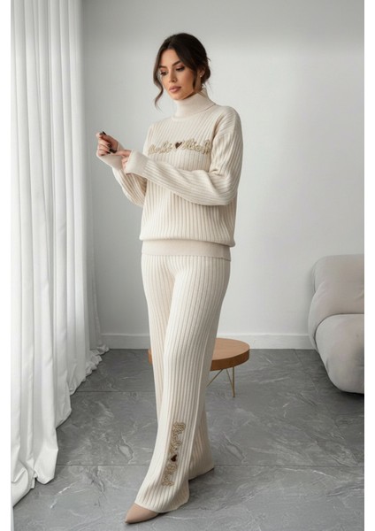 Fitilli Dokulu Inci Işlemeli Parmak Geçirmeli Yarım Balıkçı Yaka Triko Ikili Takım - Beyaz