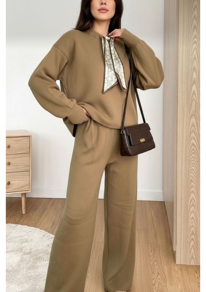 Kadın Taba Salaş Triko Ikili Takım – Yumuşak Dokulu Oversize Üst ve Geniş Paça Pantolon