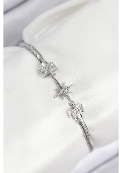 Pirinç Zirkon Taşlı Kutup Yıldızı Gümüş Renk Kadın Bileklik - Lisinya