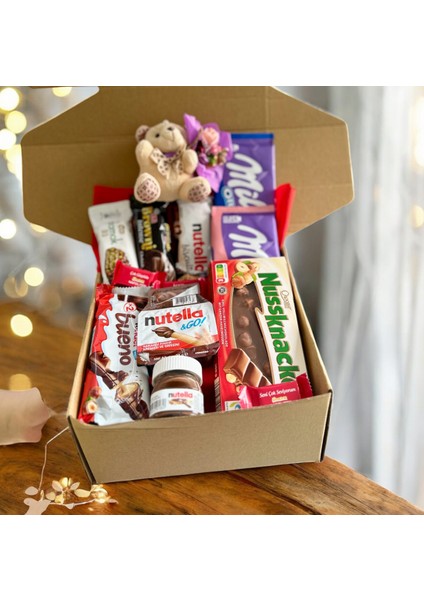 Sevgili ve Arkadaşlar Için Ayıcıklı Mini Buketli Çikolata Kutusu