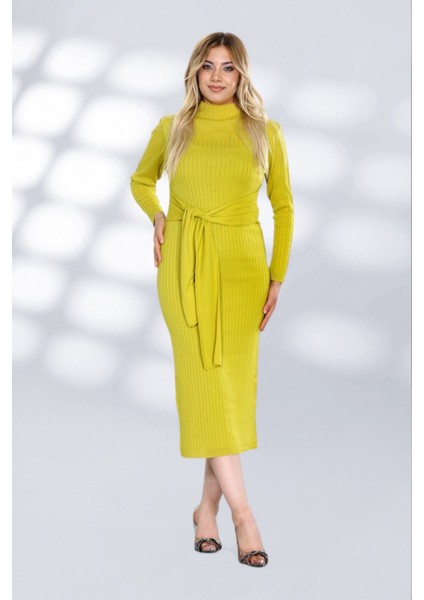 Kendinden Kuşaklı Düz Çizgili Tasarımlı Kısa Triko Rahat Elbise Şık ve Moderen - Sarı