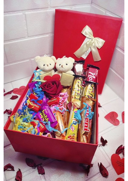 Sevgililer Günü Hediye Seti: Gül, Ayıcık ve Çikolata Kutusu