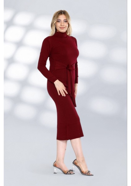 Kendinden Kuşaklı Düz Çizgili Tasarımlı Kısa Triko Rahat Elbise Şık ve Moderen - Bordo