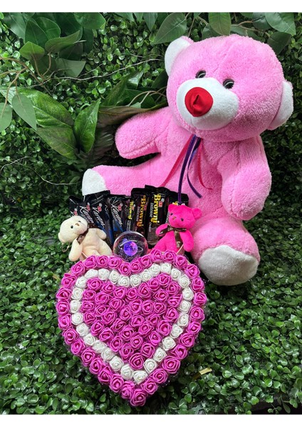 Sevgililer Günü Kalpli Çikolata Kutusu ve Güllerli Işıklı Küre