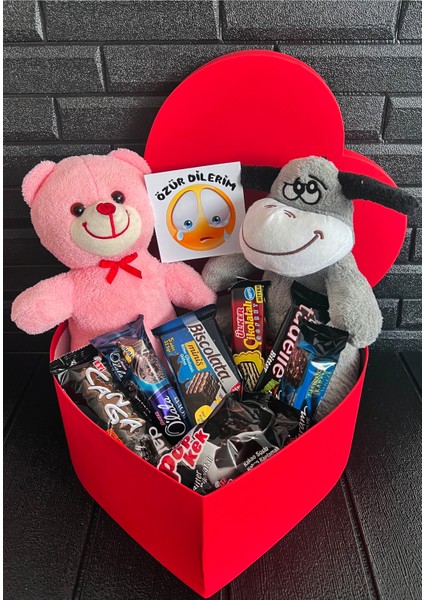 Sevgiliye Özel Kalp Kutuda Pembe Ayıcık ve Tatlı Çikolatalar Seti