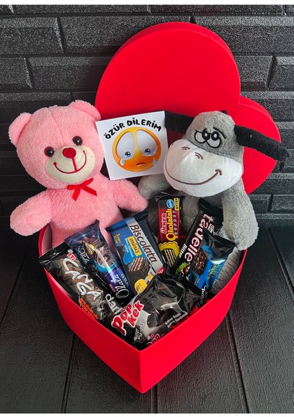 Sevgiliye Özel Kalp Kutuda Pembe Ayıcık ve Tatlı Çikolatalar Seti fiyatları
