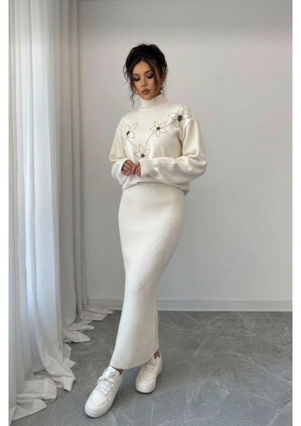 Kadın Beyaz Fitilli Triko Uzun Elbise – V Yaka Slim Fit Yazlık/kışlık Model