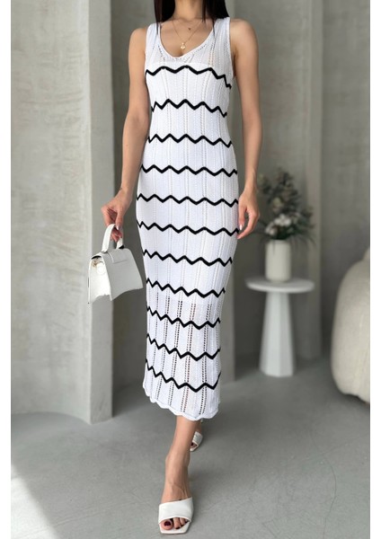 V Yaka Zigzag Detaylı Triko Elbise - Ekru