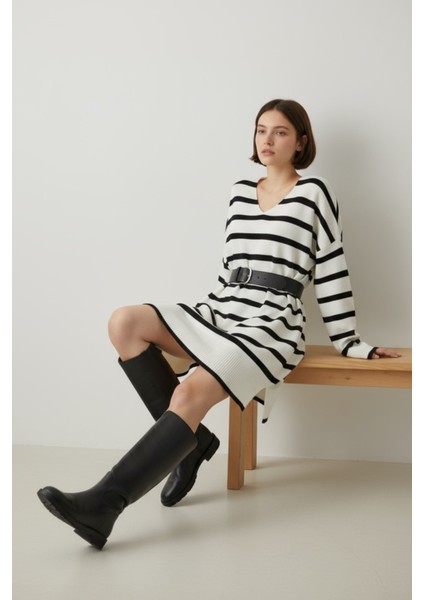 Siyah Beyaz Çizgili Triko Elbise V Yaka, Yumuşak Dokulu, Şık Basic Model - Ekru fiyatları