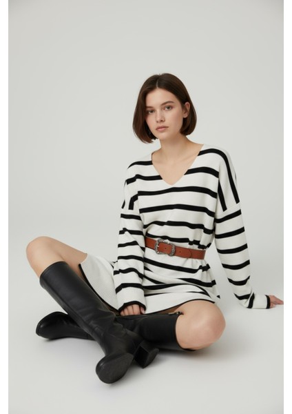 Siyah Beyaz Çizgili Triko Elbise V Yaka, Yumuşak Dokulu, Şık Basic Model - Ekru modelleri