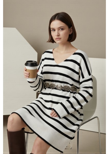 Siyah Beyaz Çizgili Triko Elbise V Yaka, Yumuşak Dokulu, Şık Basic Model - Ekru fırsatları