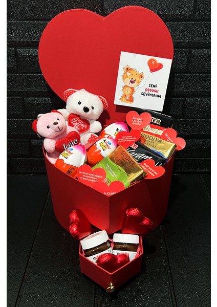 Sevgiliye Özel Çekmeceli Kalp Kutuda Çikolata ve Mini Ayıcık Hediye
