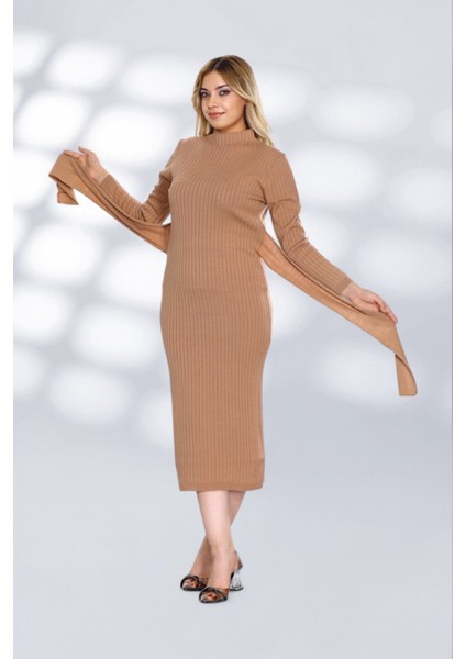 Kendinden Kuşaklı Düz Çizgili Tasarımlı Kısa Triko Rahat Elbise Şık ve Moderen - Bej modelleri