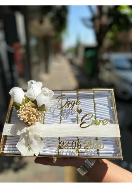 Renkli Gonca Gül ve Çikolata Cam Kutusu Seti 101 Adet