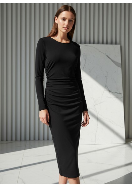 Uzun Kollu Vücuda Oturan Siyah Midi Elbise – Şık Gece & Günlük Model modelleri